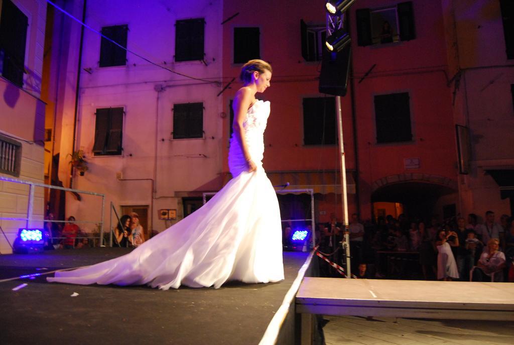 La Luna Nel Borgo บรุนญาโต ภายนอก รูปภาพ